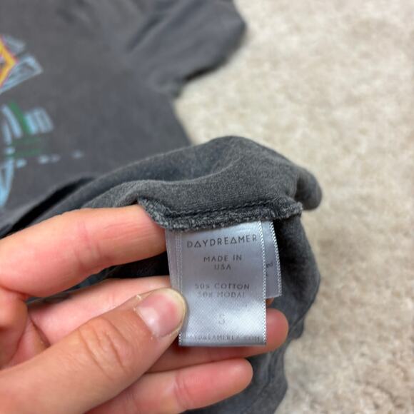 Daydreamer Free People Def Leppard T Shirt Women's Small Band Tees Retro - Picture 8 of 11